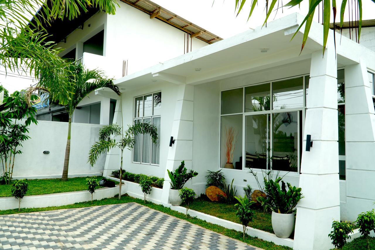 Airport 4 Season Transit Hotel Katunayake Exterior photo
