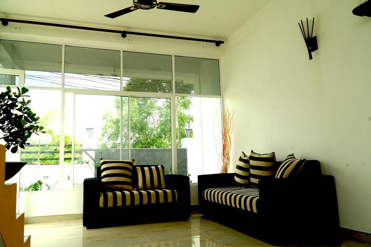 Airport 4 Season Transit Hotel Katunayake Exterior photo