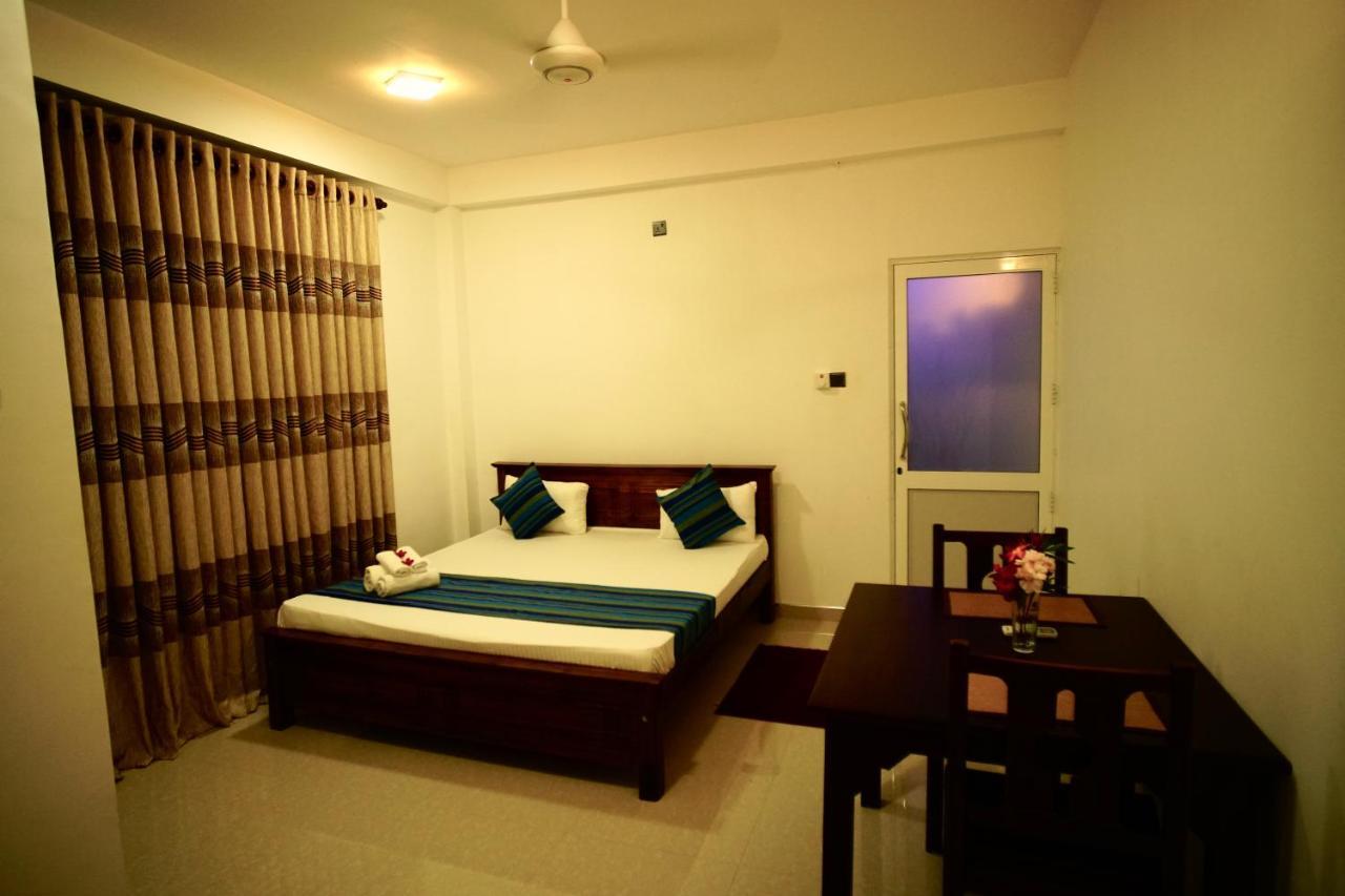 Airport 4 Season Transit Hotel Katunayake Exterior photo
