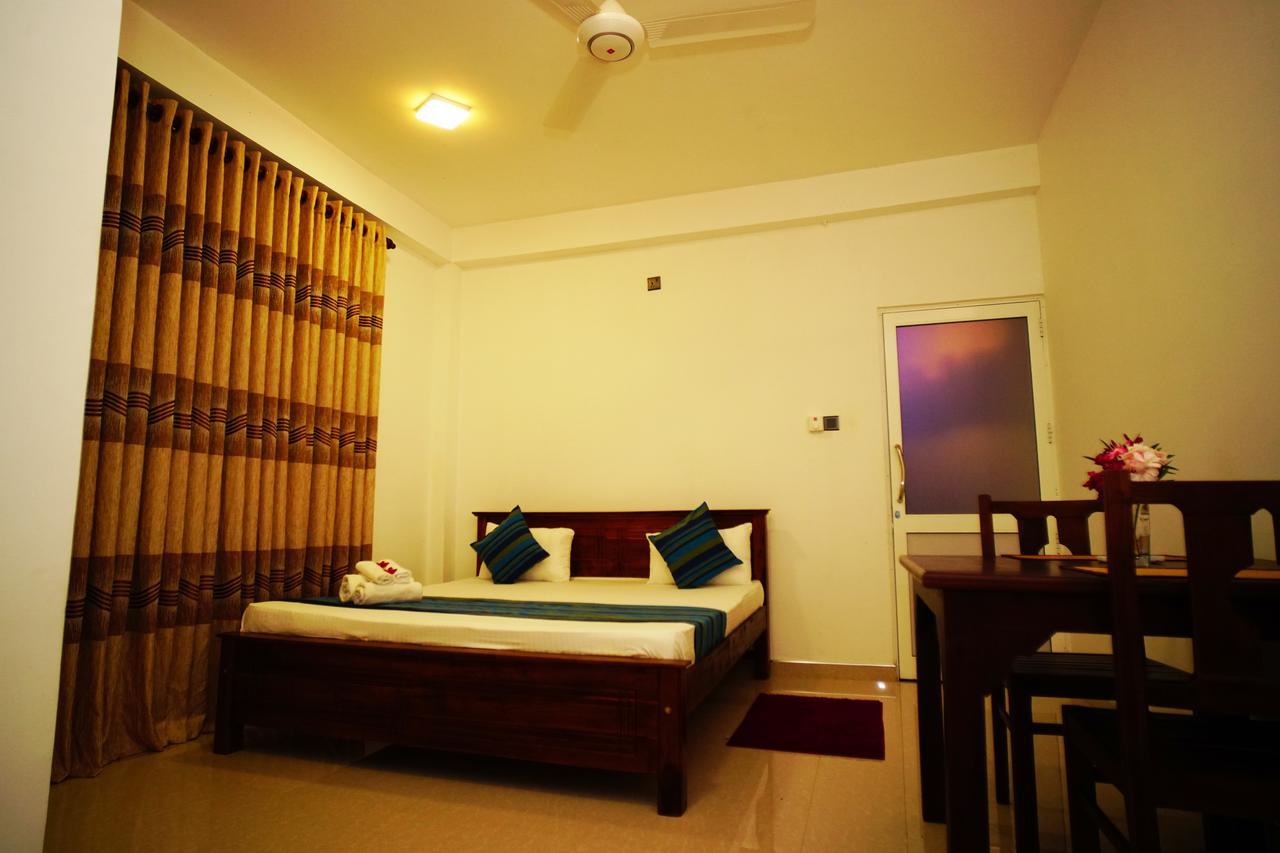 Airport 4 Season Transit Hotel Katunayake Exterior photo