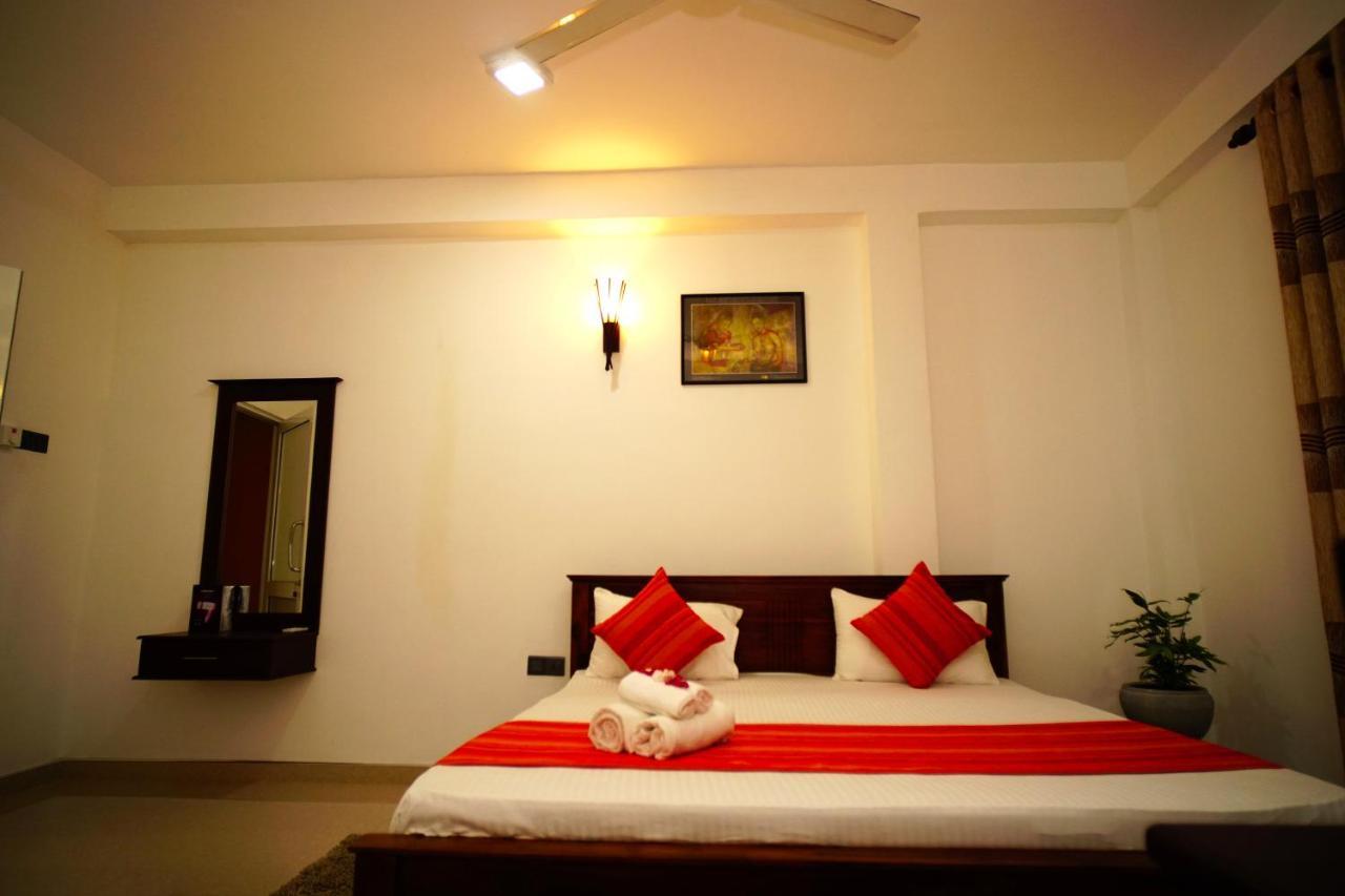 Airport 4 Season Transit Hotel Katunayake Exterior photo