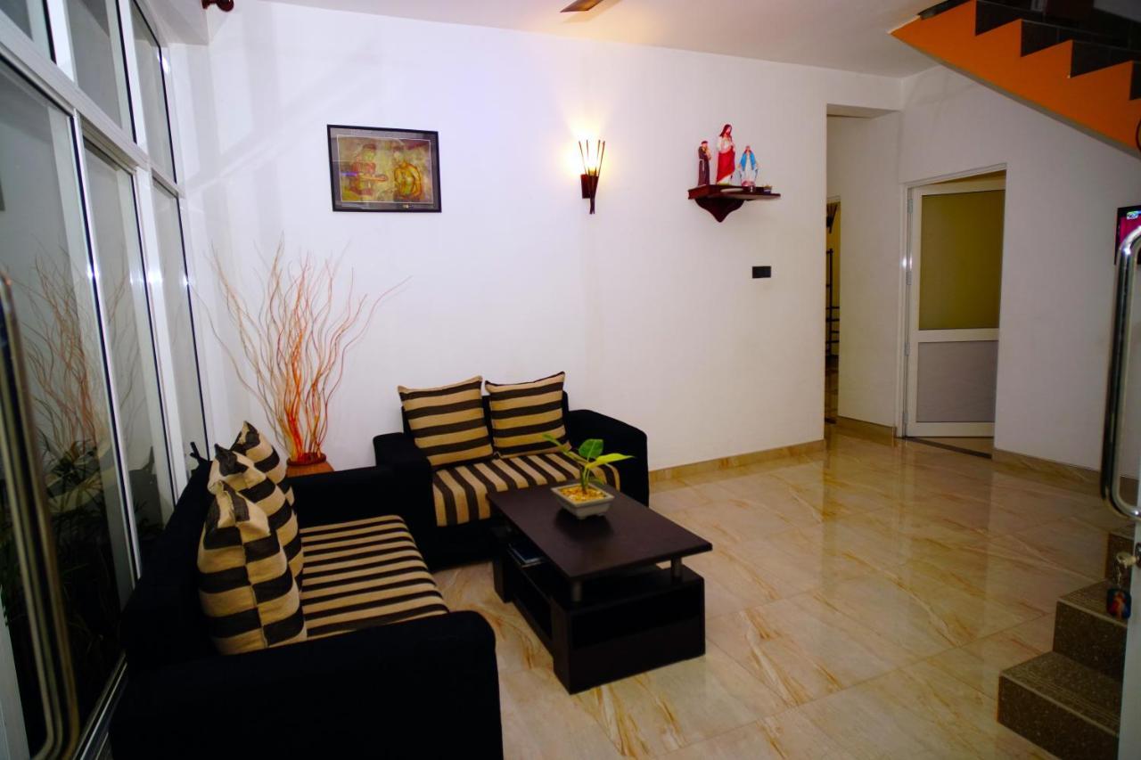 Airport 4 Season Transit Hotel Katunayake Exterior photo