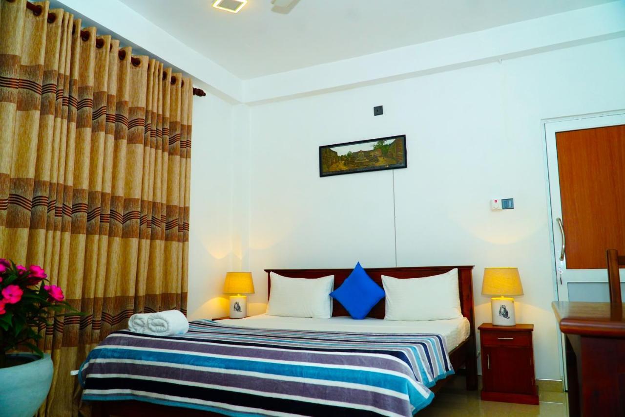 Airport 4 Season Transit Hotel Katunayake Exterior photo