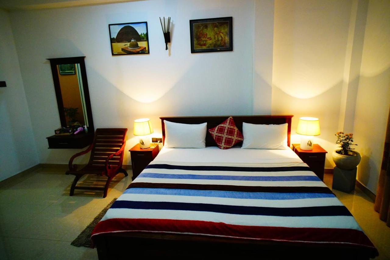 Airport 4 Season Transit Hotel Katunayake Exterior photo