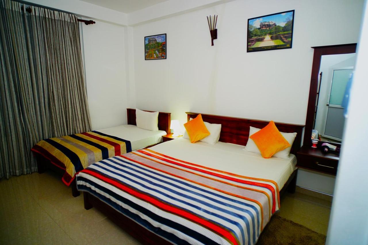 Airport 4 Season Transit Hotel Katunayake Exterior photo