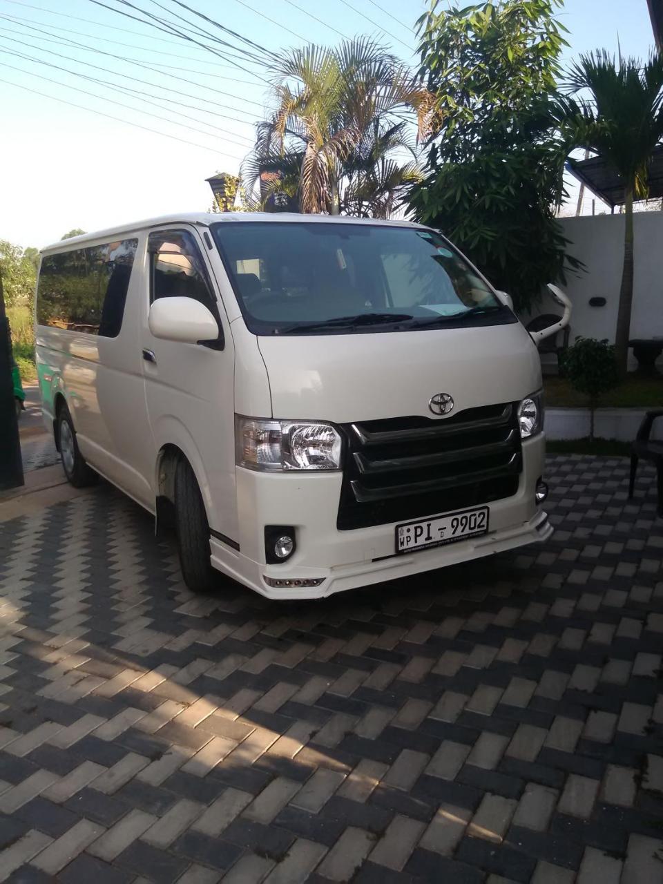 Airport 4 Season Transit Hotel Katunayake Exterior photo